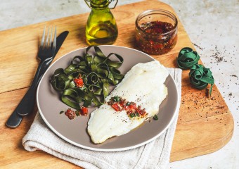 Recette Food4Good - Filet de Merlu MSC et tagliatelles, sauce vierge à la tomate confite