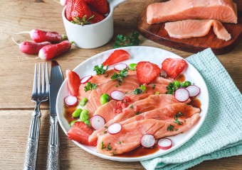 Recette Food4Good - Carpaccio de saumon bio aux fraises et edamame