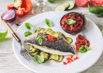 Recette Food4Good - Daurade royale bio à la plancha, sauce salsa et courgettes