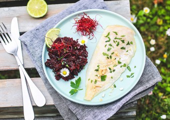 Recette Food4Good : Filet de Merlu MSC au four, caviar de betterave & noix de cajou