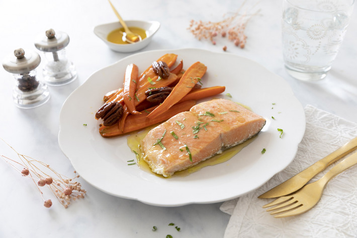 Recette Food4Good - Saumon sauvage MSC, carottes rôties au sirop d’érable et noix de pécan